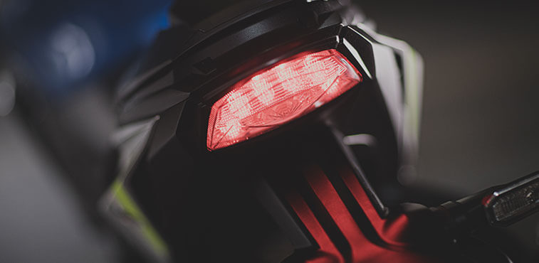 LED POKAZIVAČI SMJERA I STRAŽNJE SVJETLO