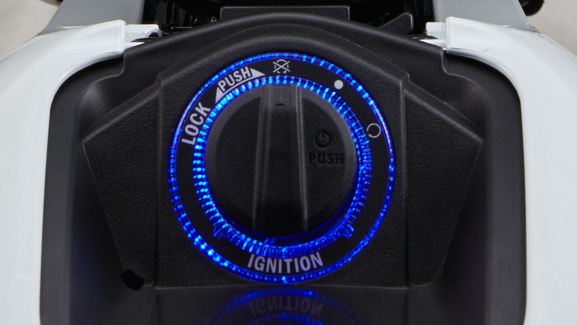 SUZUKI SV650 Dual Spark technológia 21