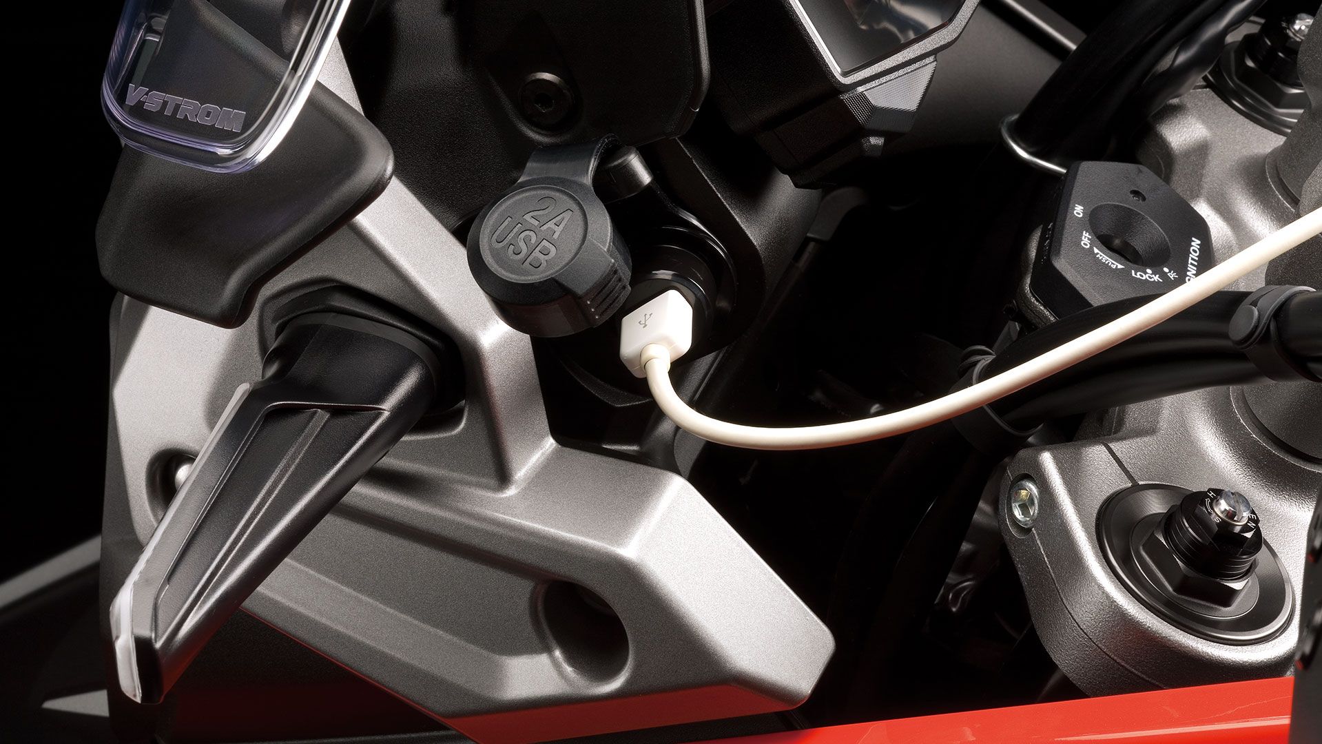 SUZUKI V STROM 1050XT USB csatlakozás 71