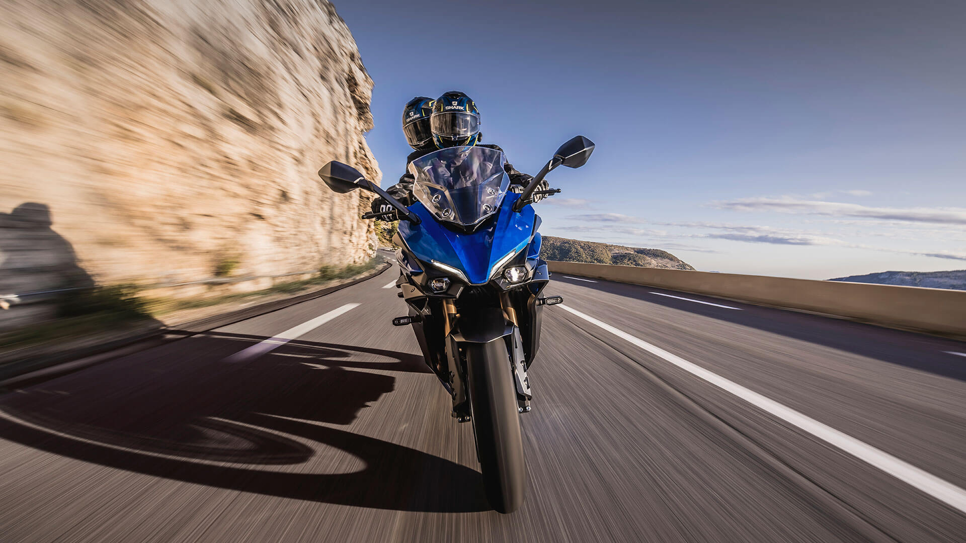 Suzuki GSX S1000GT slider 4 2 B 4