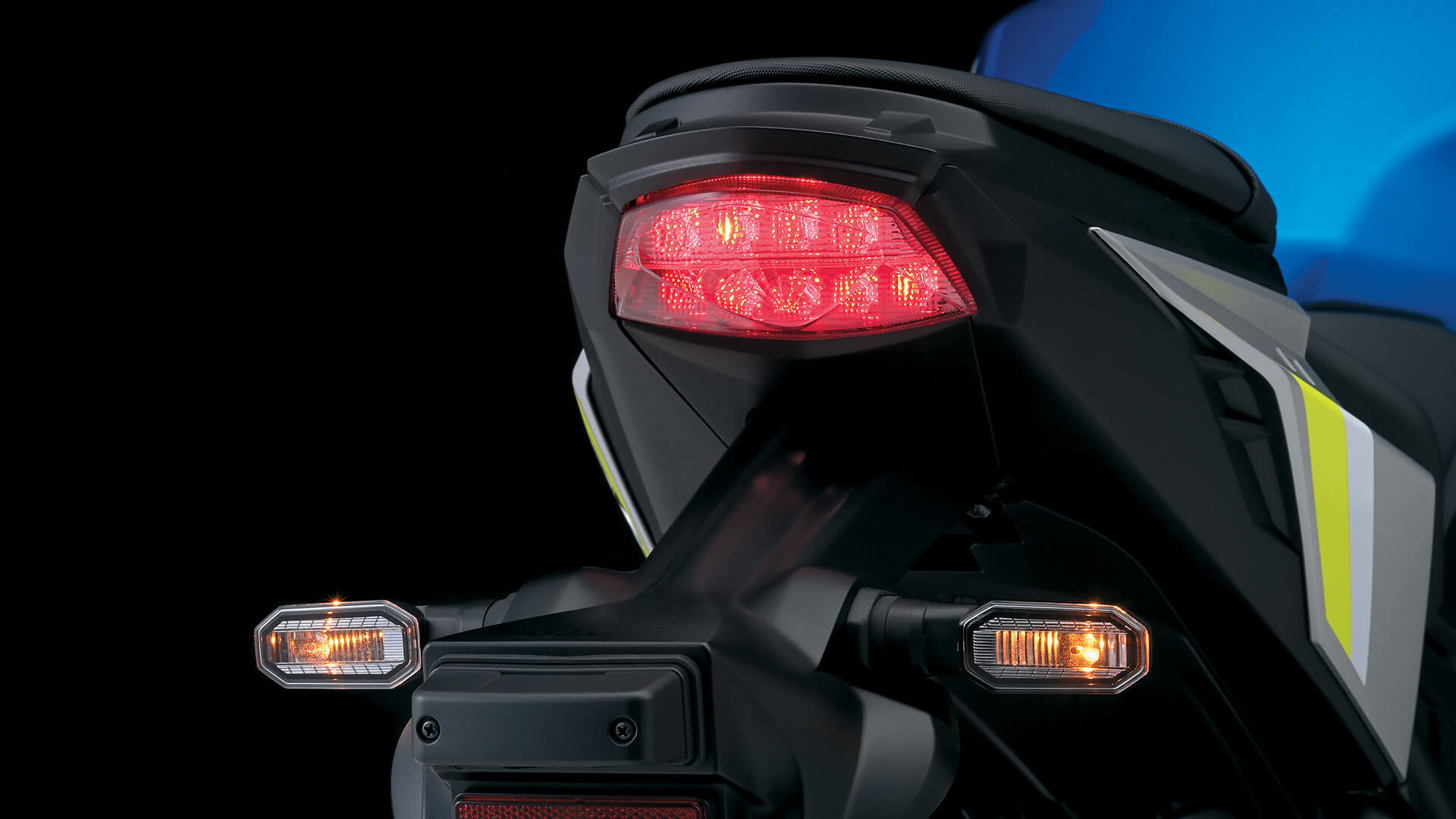 Suzuki GSX S1000 LED es irányjelzők és hátsó lámpa 13