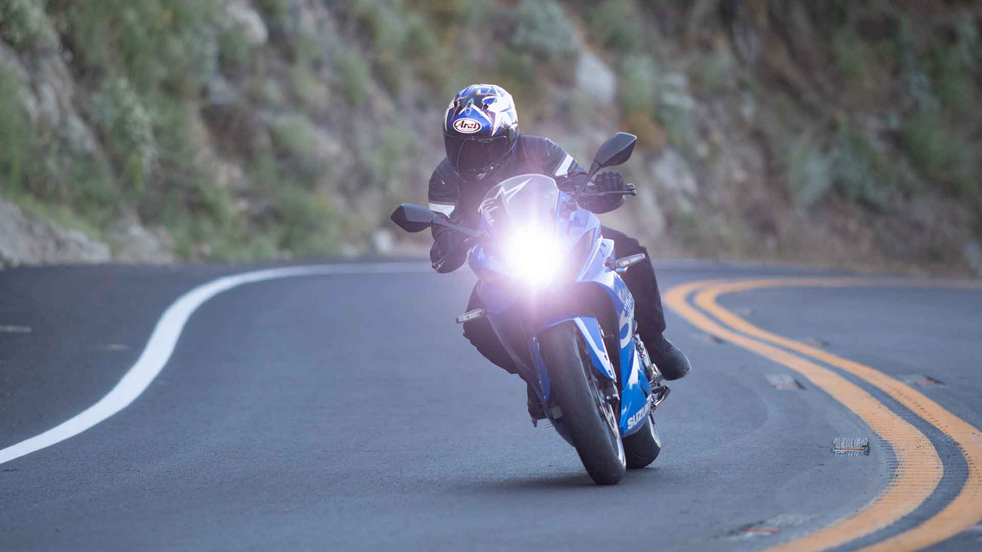 Suzuki GSX S1000 LED fényszórók és helyzetjelzők 13
