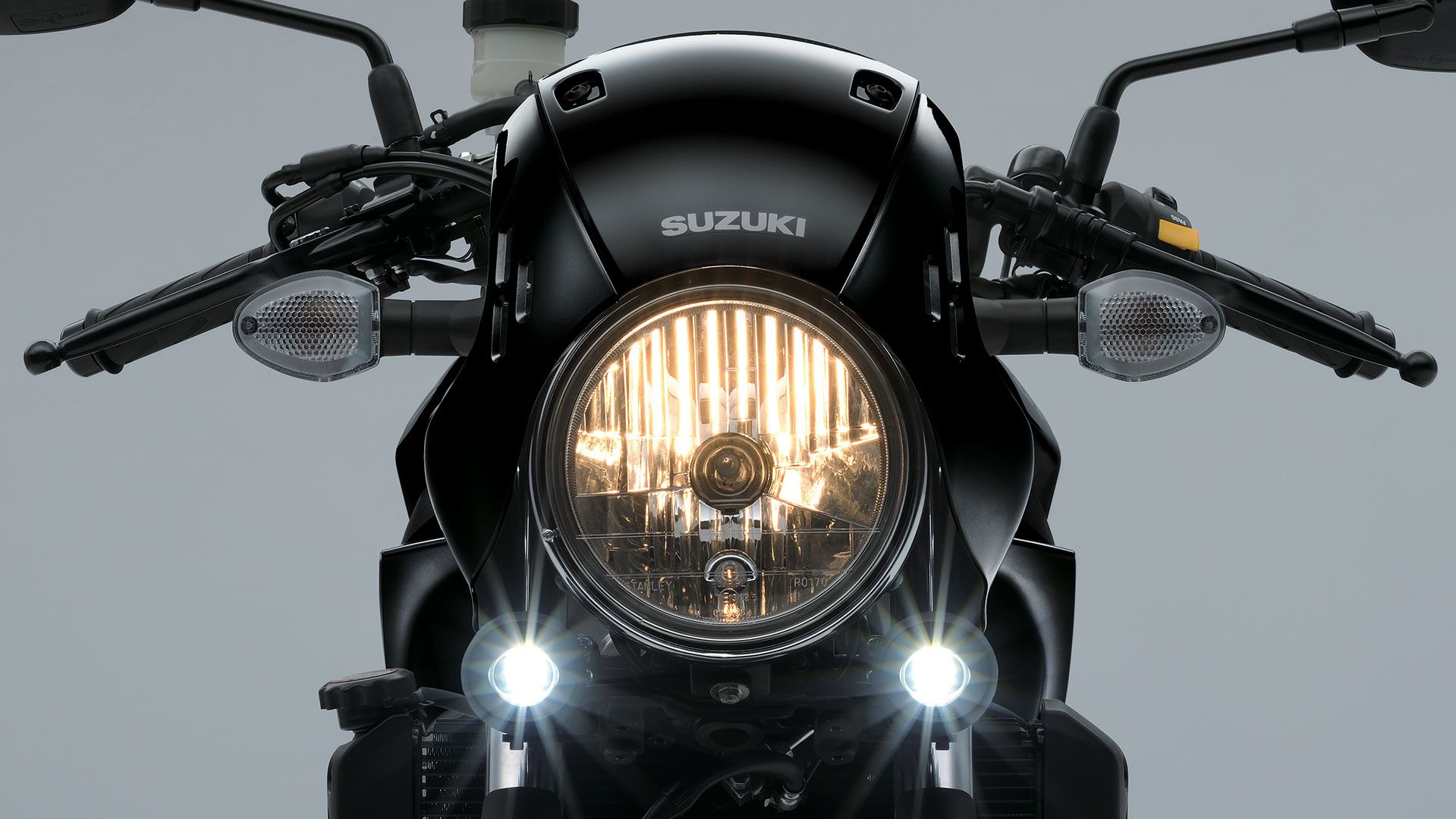 SUZUKI SV650X Külön rendelhető ködlámpák 27