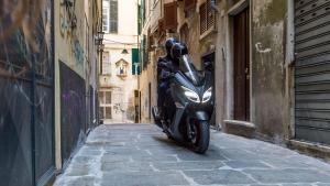 Testirali smo: kralj među maksi skuterima